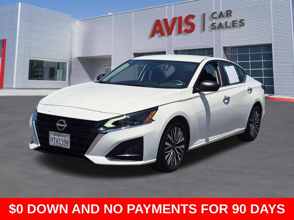 White 2025 Nissan Altima Sedan Front-Wheel Drive Continuously Variable Transmission