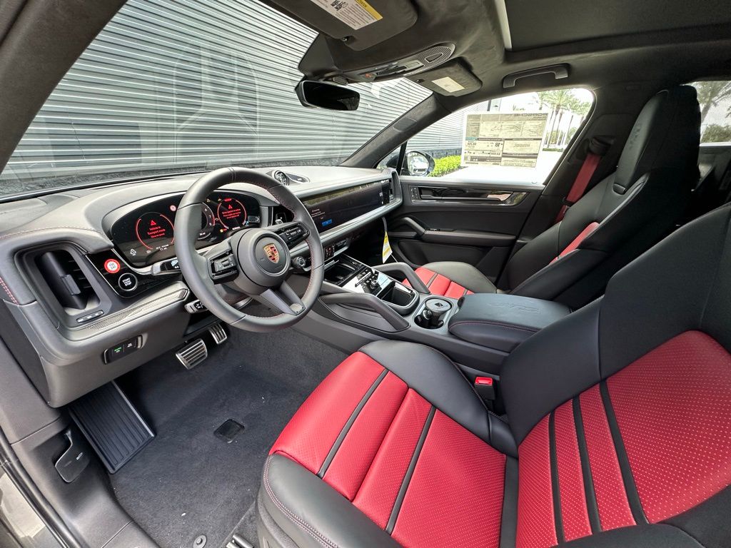 Thumbnail: 2025 Porsche Cayenne - 4