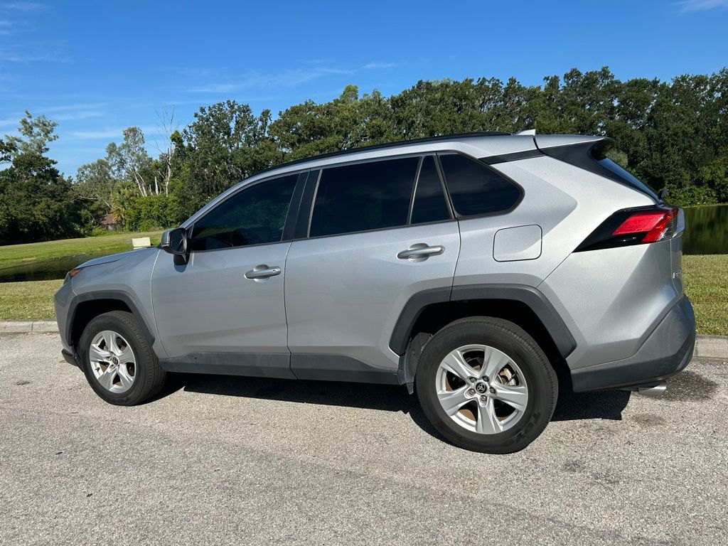 Thumbnail: 2021 Toyota RAV4 - 3