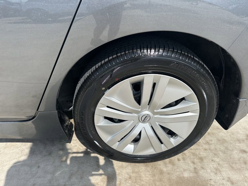 2024 Gun Metallic Nissan LEAF S FWD Hatchback