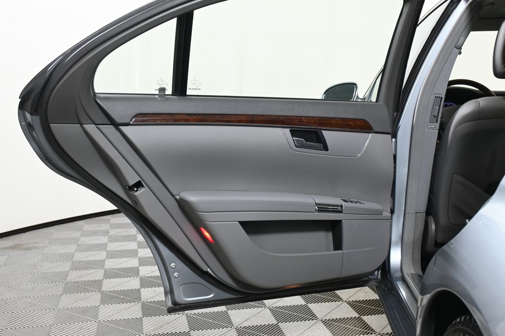 Thumbnail: 2008 Mercedes-Benz S-Class - 32