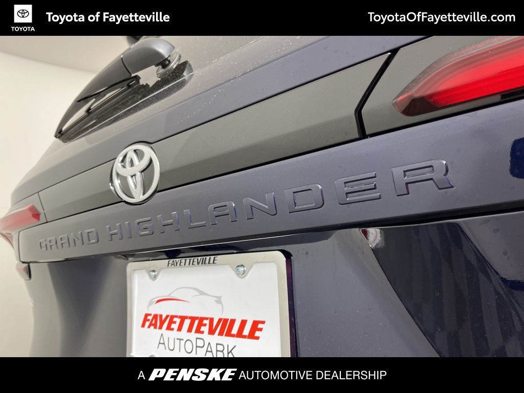 Thumbnail: 2026 Toyota Grand Highlander - 21