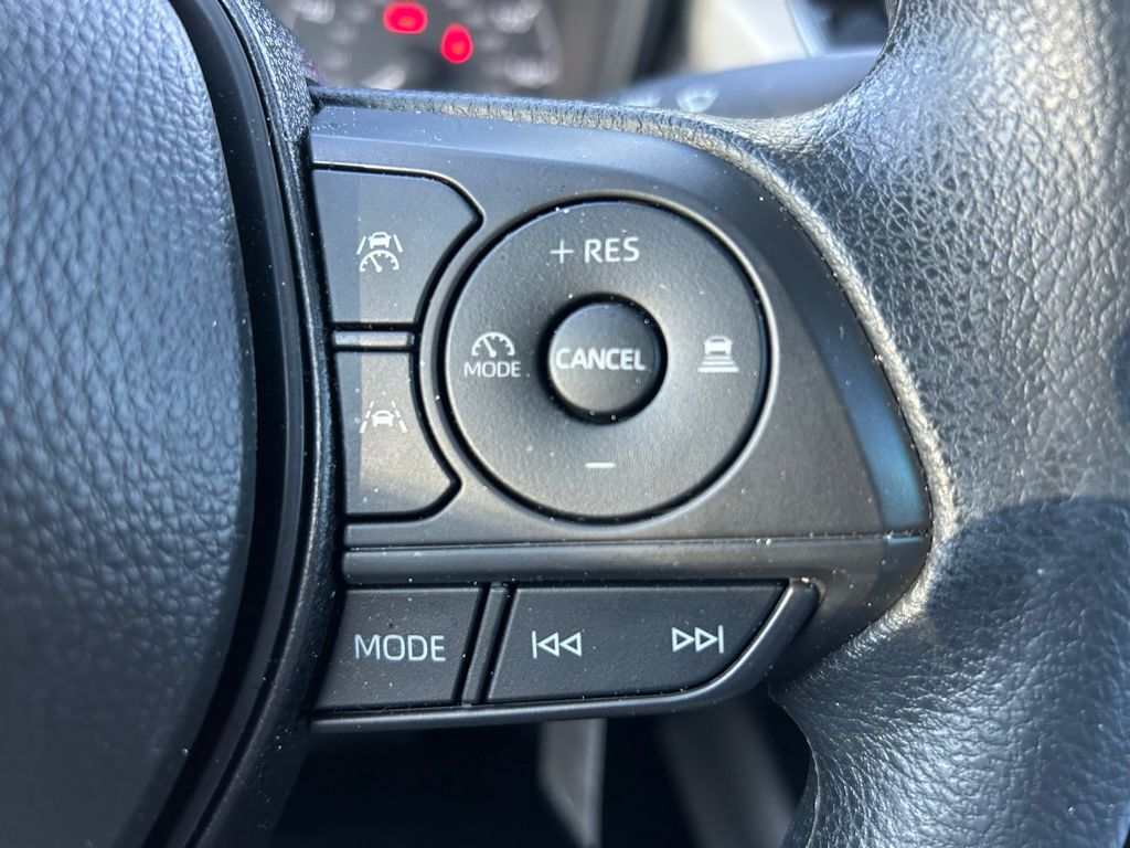 2024 Toyota Corolla Cross L 22