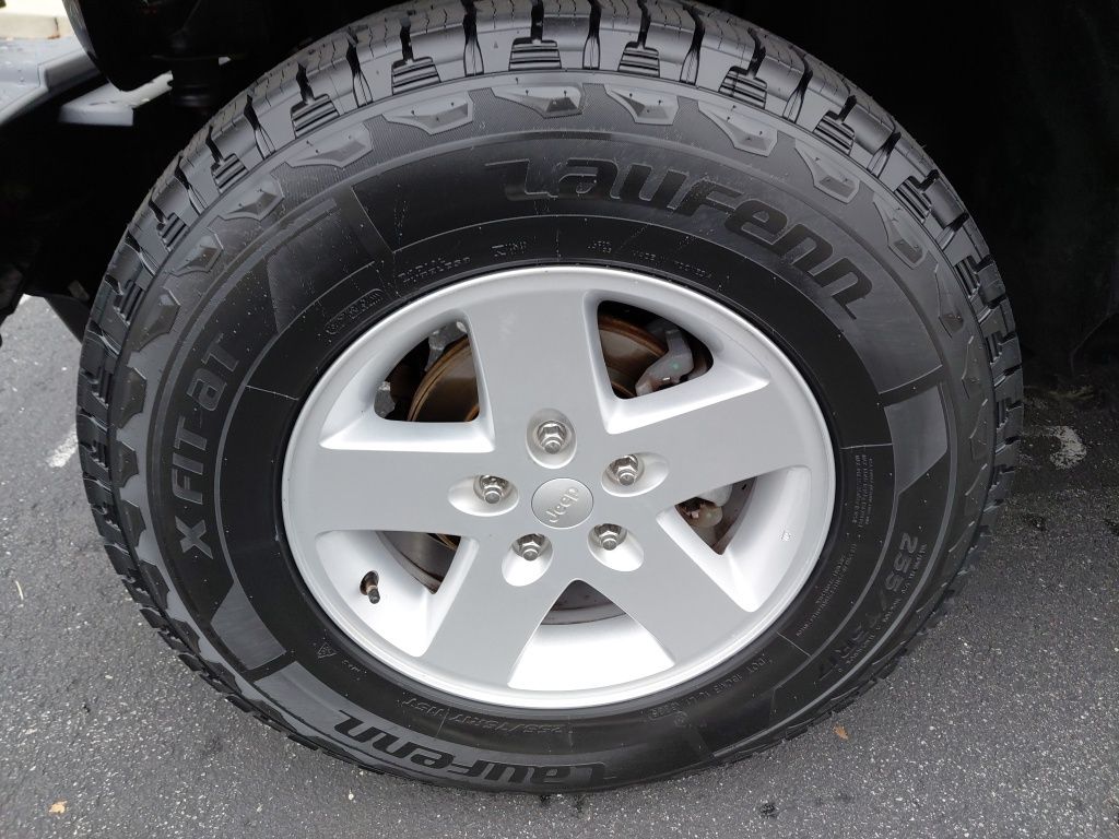 Thumbnail: 2017 Jeep Wrangler - 16