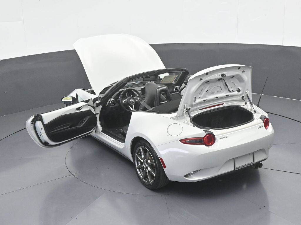 Used 2016 Ceramic Metallic Mazda Grand Touring image 61