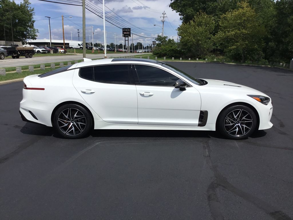 Thumbnail: 2022 Kia Stinger - 6