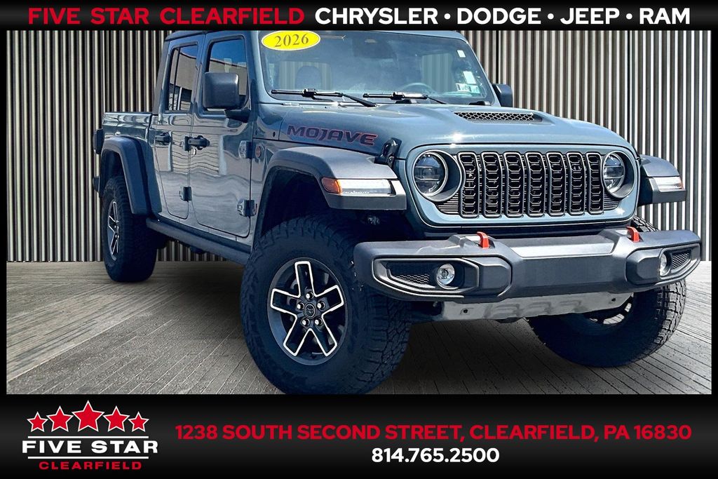 Anvil Clearcoat 2026 Jeep Gladiator Pickup Truck Four-Wheel Drive 8-Speed Automatic