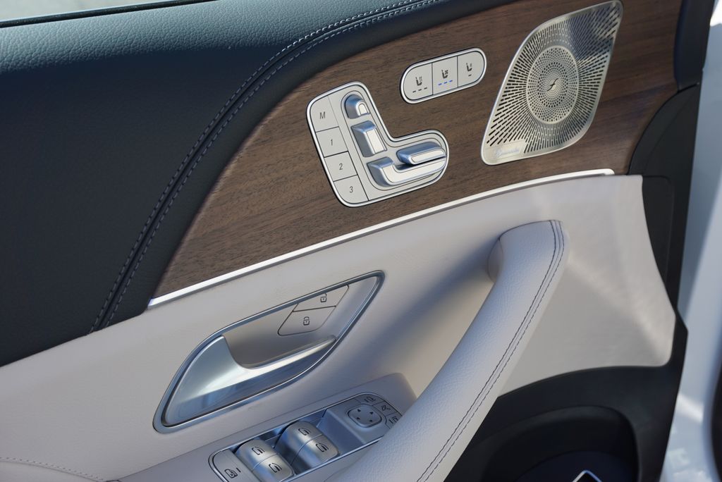 Thumbnail: 2026 Mercedes-Benz GLE - 25