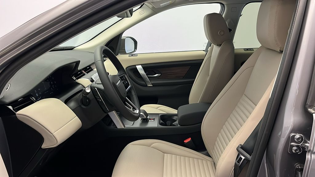 2025 Land Rover Discovery Sport S 12