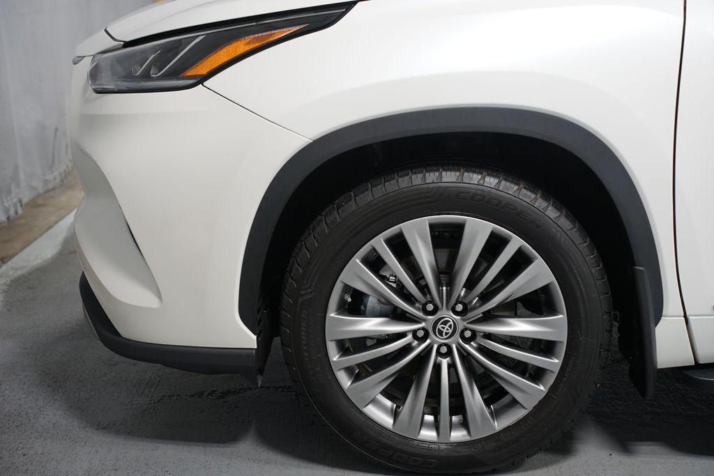 Thumbnail: 2020 Toyota Highlander - 5