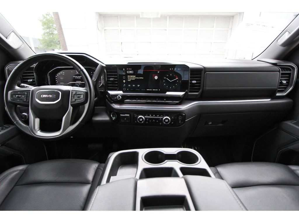 2025 GMC Sierra 1500 SLT - 8
