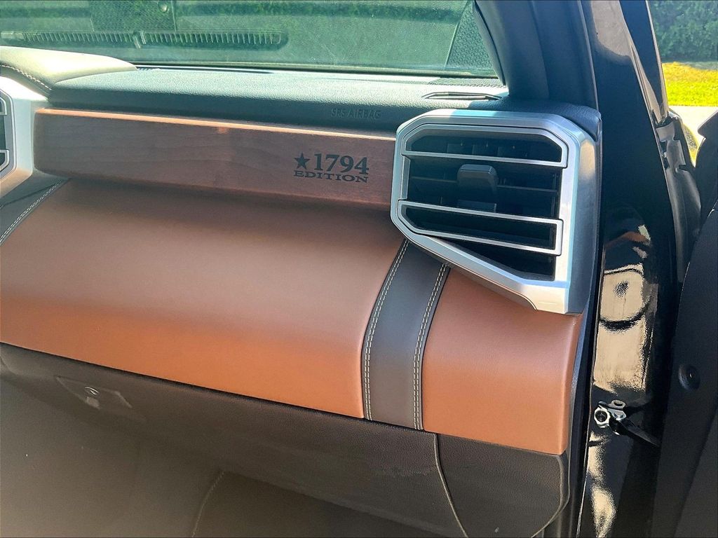 2025 Toyota Tundra — photo 13