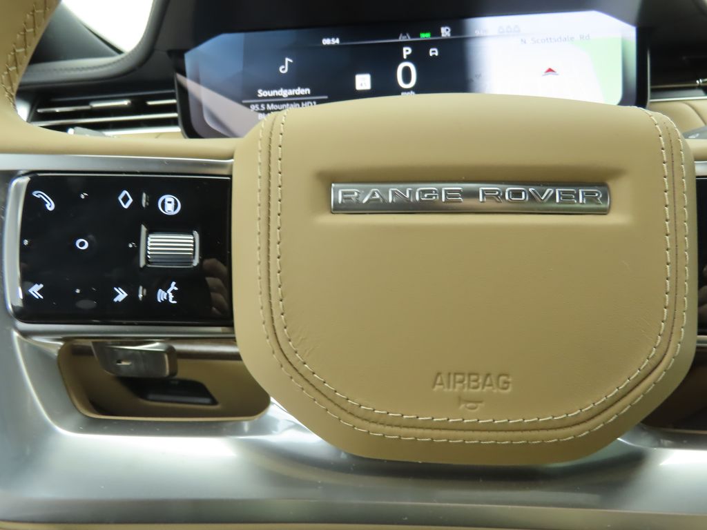 2025 Land Rover Range Rover SE 12