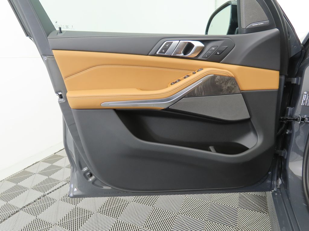 Thumbnail: 2026 BMW X5 - 25