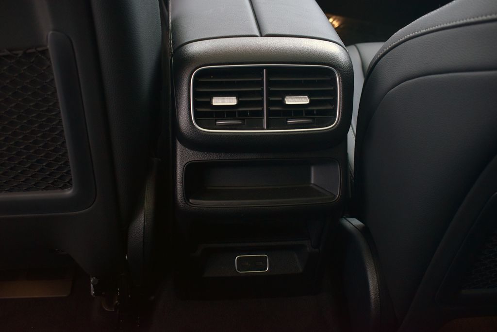 Thumbnail: 2026 Mercedes-Benz GLE - 24