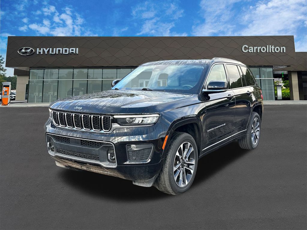 2023 Jeep Grand Cherokee Overland's photo