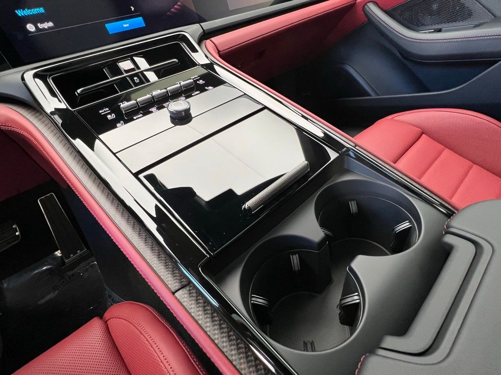 Thumbnail: 2025 Porsche Panamera - 11