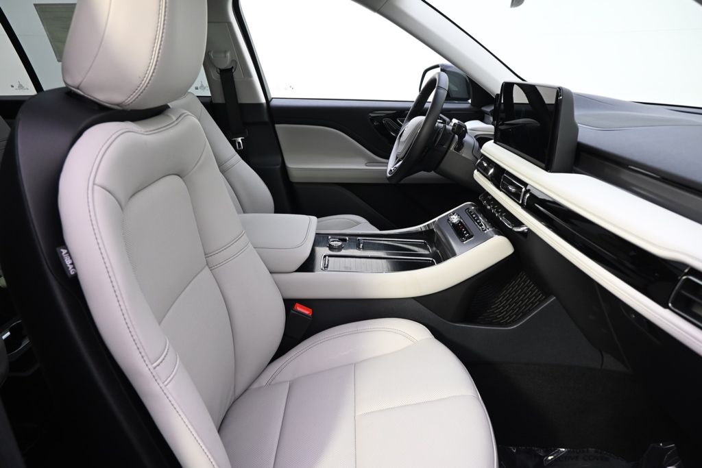 New 2026 Blue Lincoln Premiere image 16