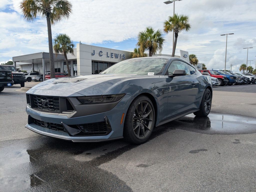 2025 Ford Mustang Dark Horse