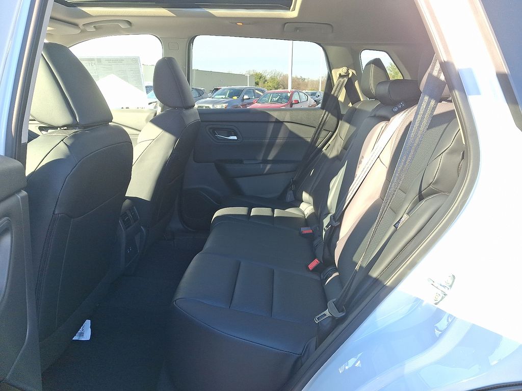 Thumbnail: 2026 Nissan Rogue - 5