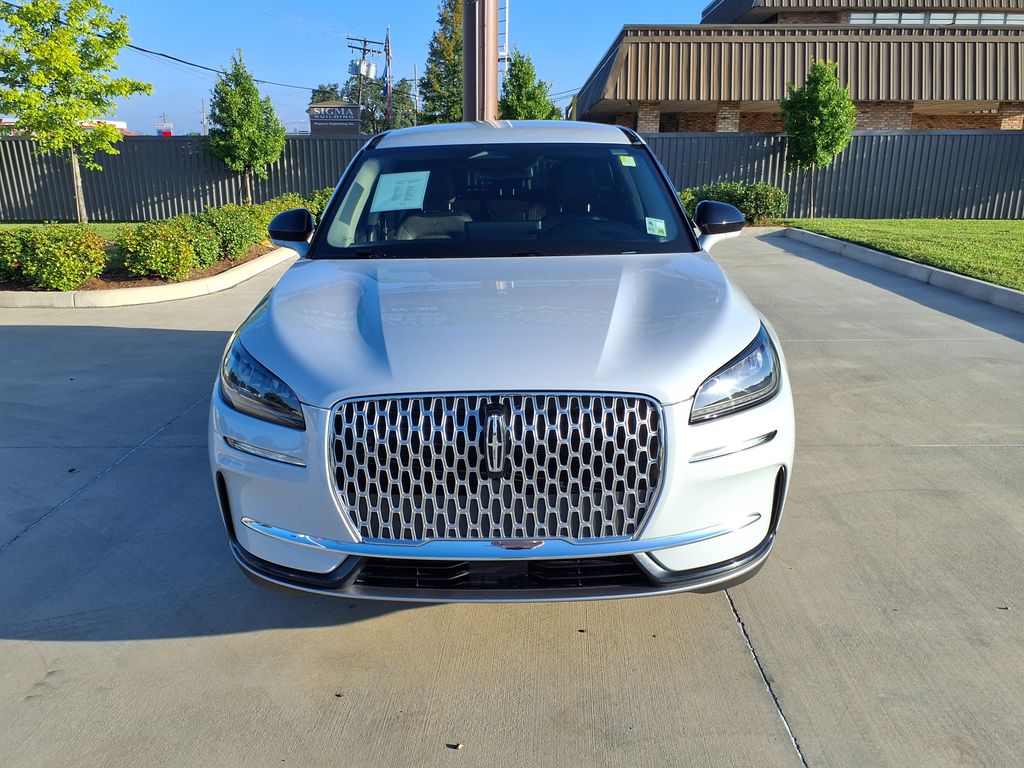 Used 2025 White Lincoln Premiere image 2