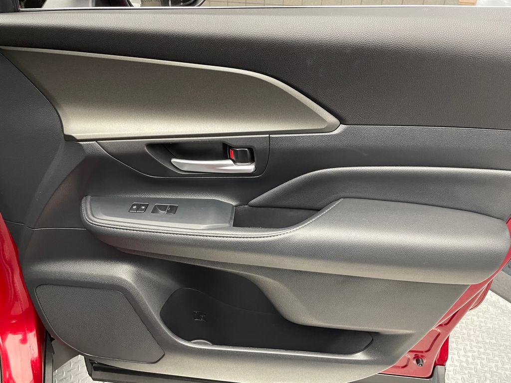 Thumbnail: 2024 Toyota Grand Highlander - 15