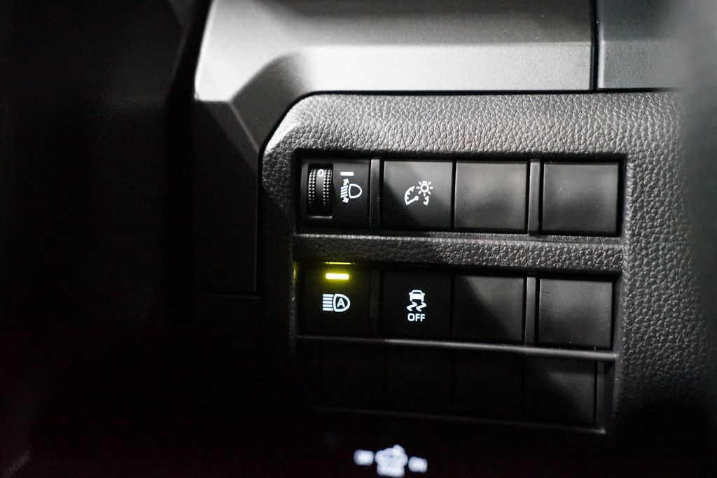 Thumbnail: 2025 Toyota Tacoma - 25