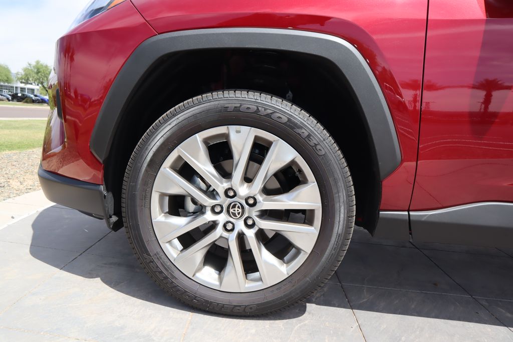 2025 Toyota RAV4 Limited 29