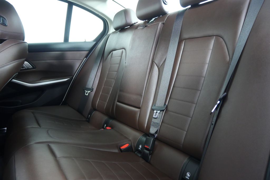 2019 BMW 3 Series 330i xDrive 15