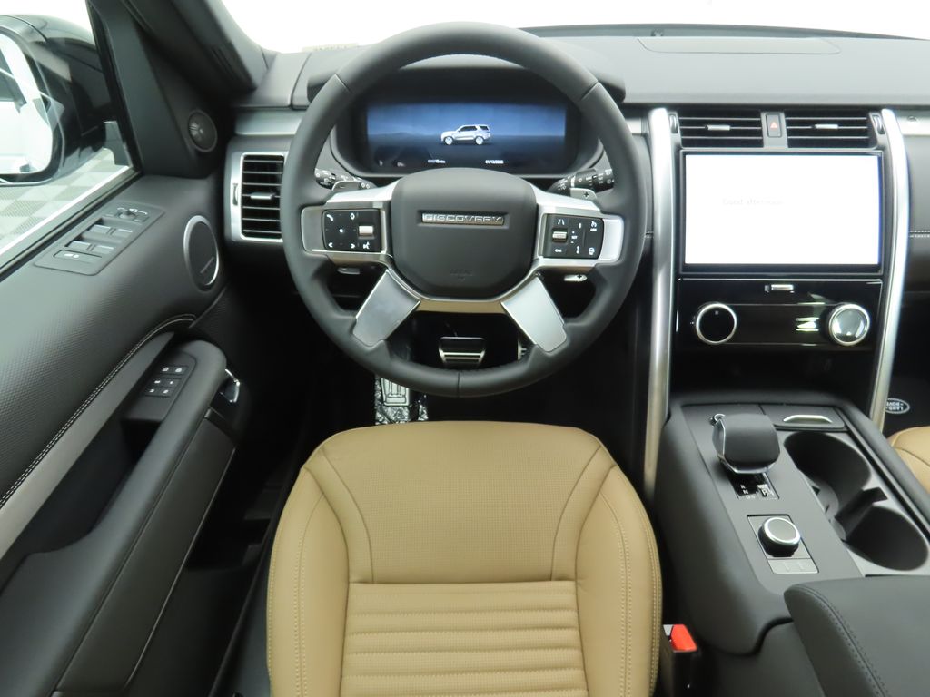 Thumbnail: 2026 Land Rover Discovery - 10