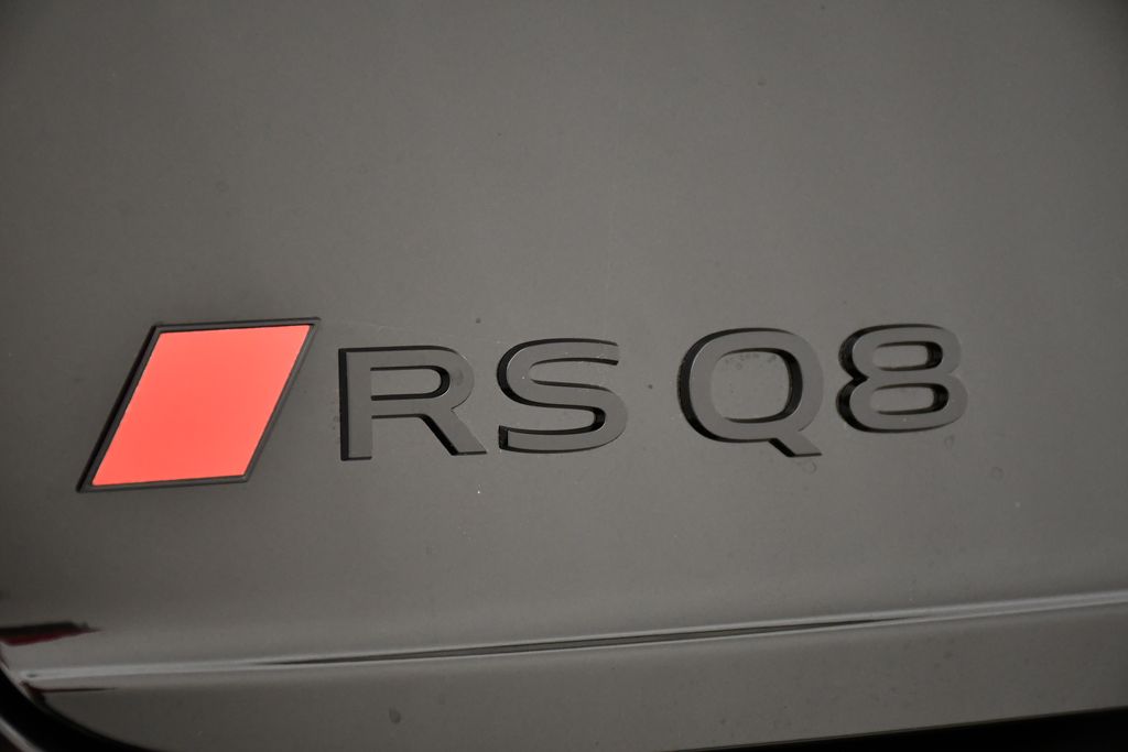 Thumbnail: 2025 Audi RS Q8 - 9