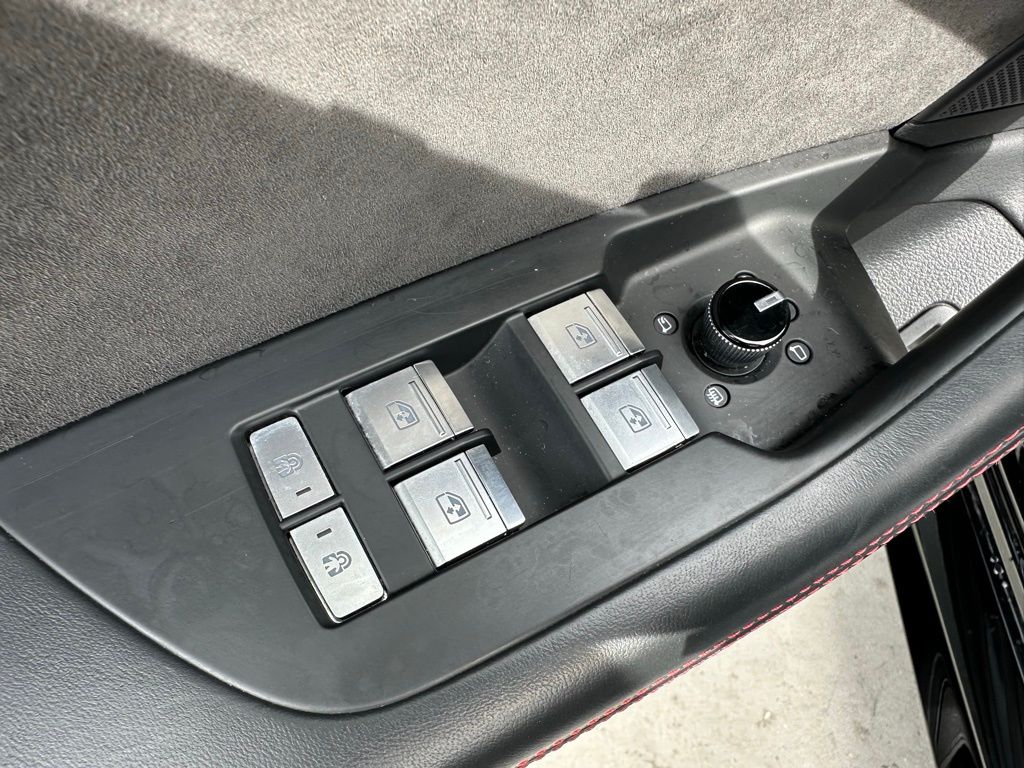 Thumbnail: 2021 Audi RS 6 - 18