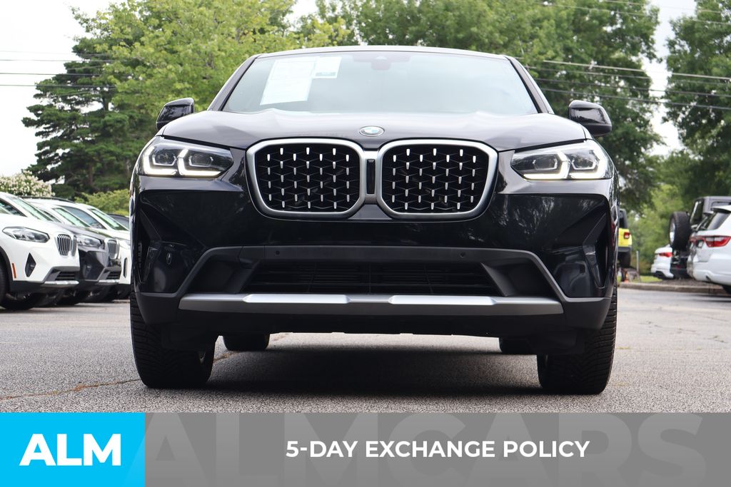 Used 2025 Black BMW xDrive30i image 4