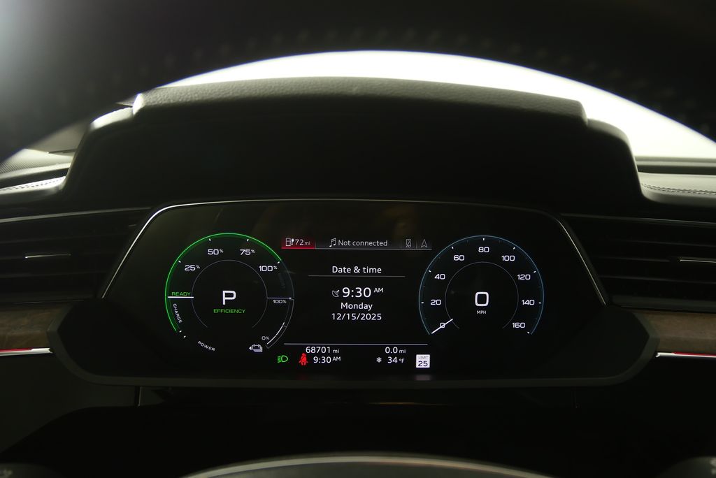 Thumbnail: 2019 Audi e-tron - 23