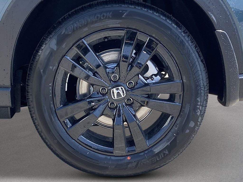 View vehicle photo 7