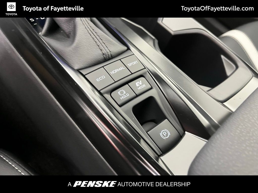 Thumbnail: 2025 Toyota Camry - 32
