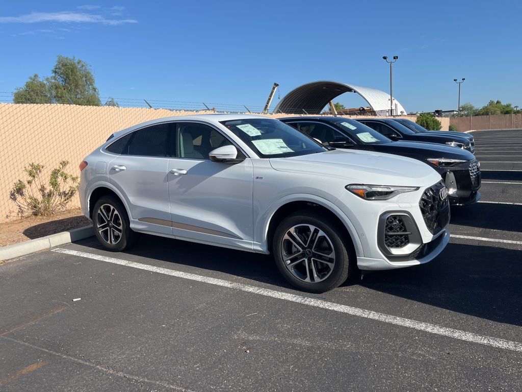 Thumbnail: 2025 Audi Q5 - 3
