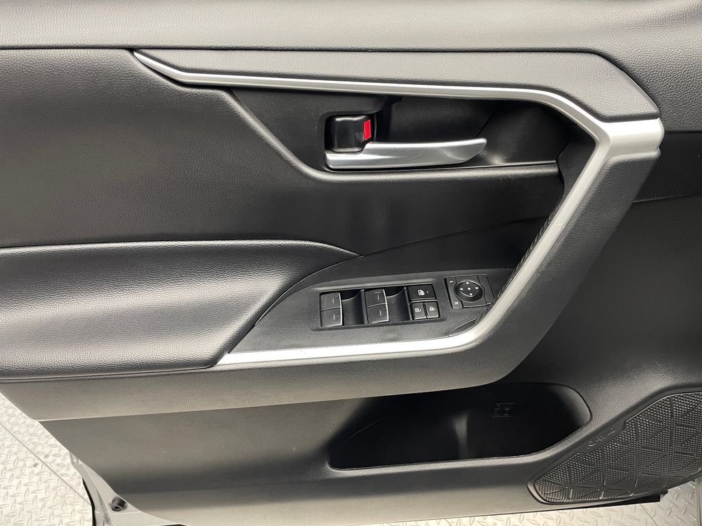 Thumbnail: 2024 Toyota RAV4 - 9