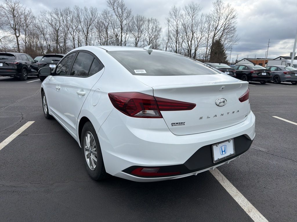 Thumbnail: 2019 Hyundai Elantra - 3