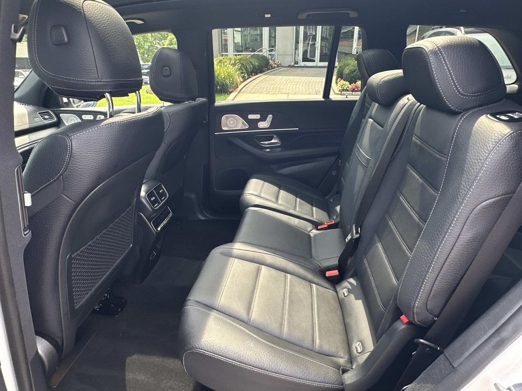 Thumbnail: 2026 Mercedes-Benz GLS - 14