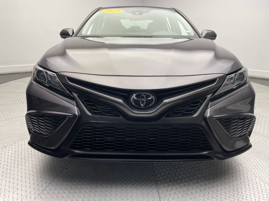 2023 Toyota Camry SE 2