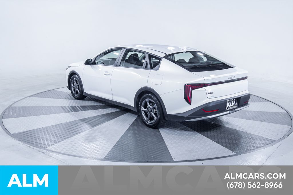 Used 2025 White Kia LXS image 7