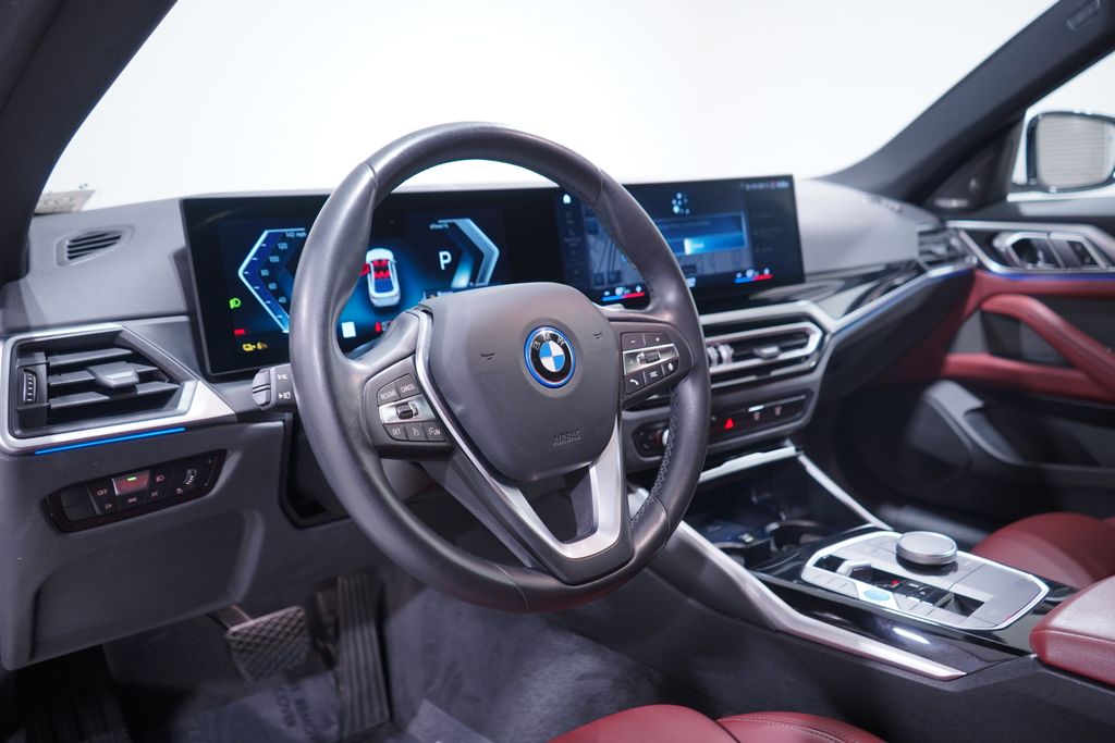 Thumbnail: 2023 BMW i4 - 6