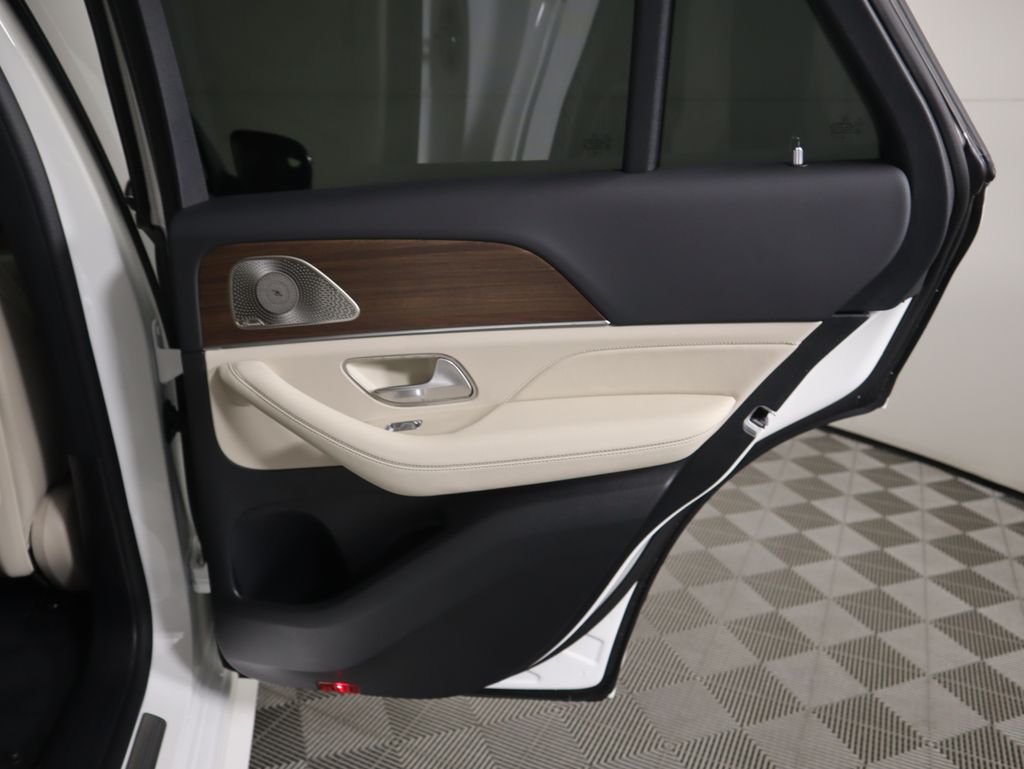 Thumbnail: 2026 Mercedes-Benz GLE - 29