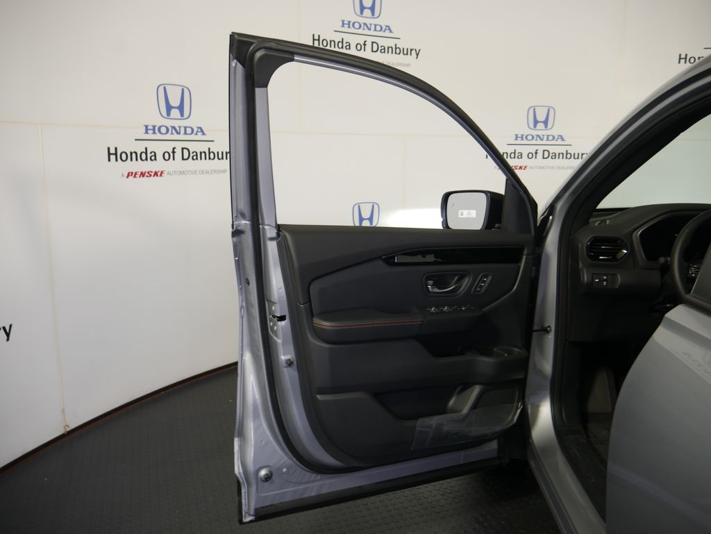 Thumbnail: 2025 Honda Pilot - 13