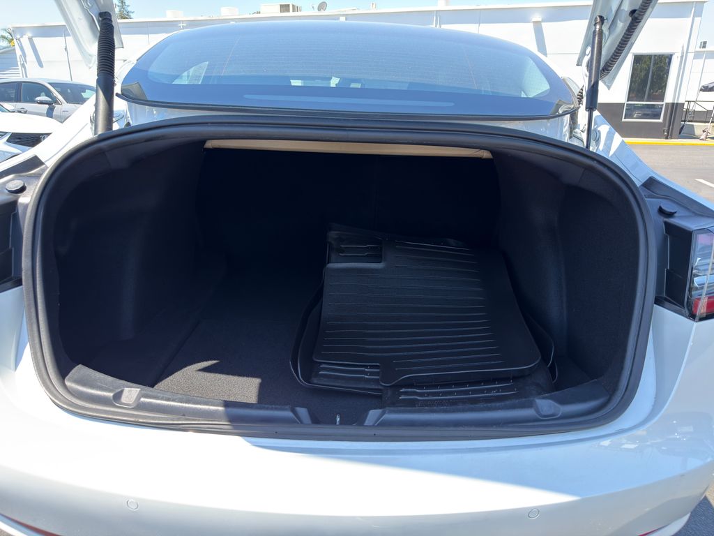 Thumbnail: 2022 Tesla Model 3 - 27