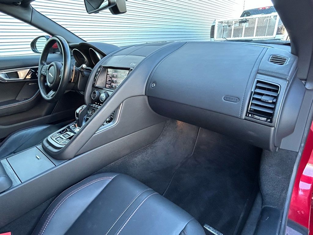 Used 2014  Jaguar S image 57