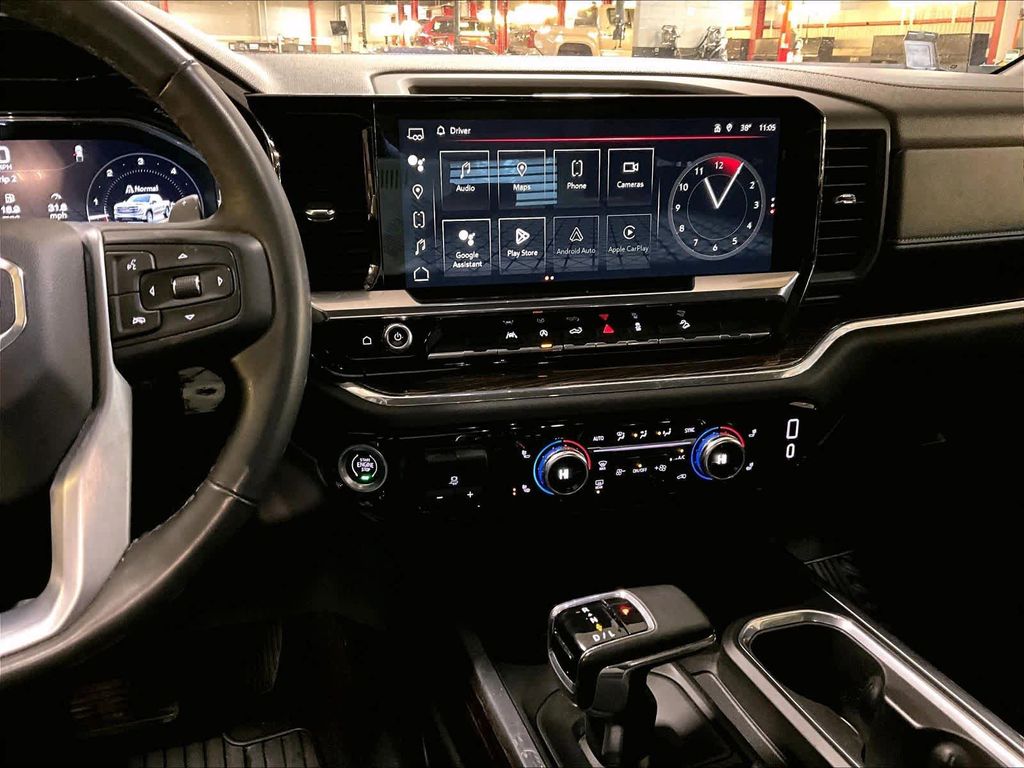 2023 GMC Sierra 1500 — photo 18