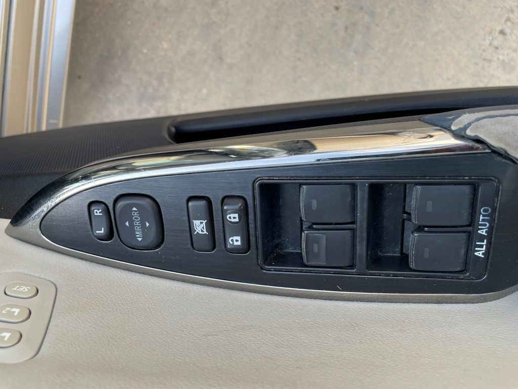 Used Car 2013 Toyota Avalon  Limited For Sale Under $15,000 In Georgetown, Texas