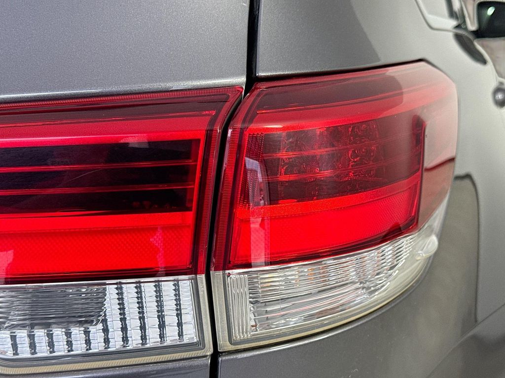 Used Car 2018 Toyota Highlander  For Sale Under $20,000 In Austin, Texas